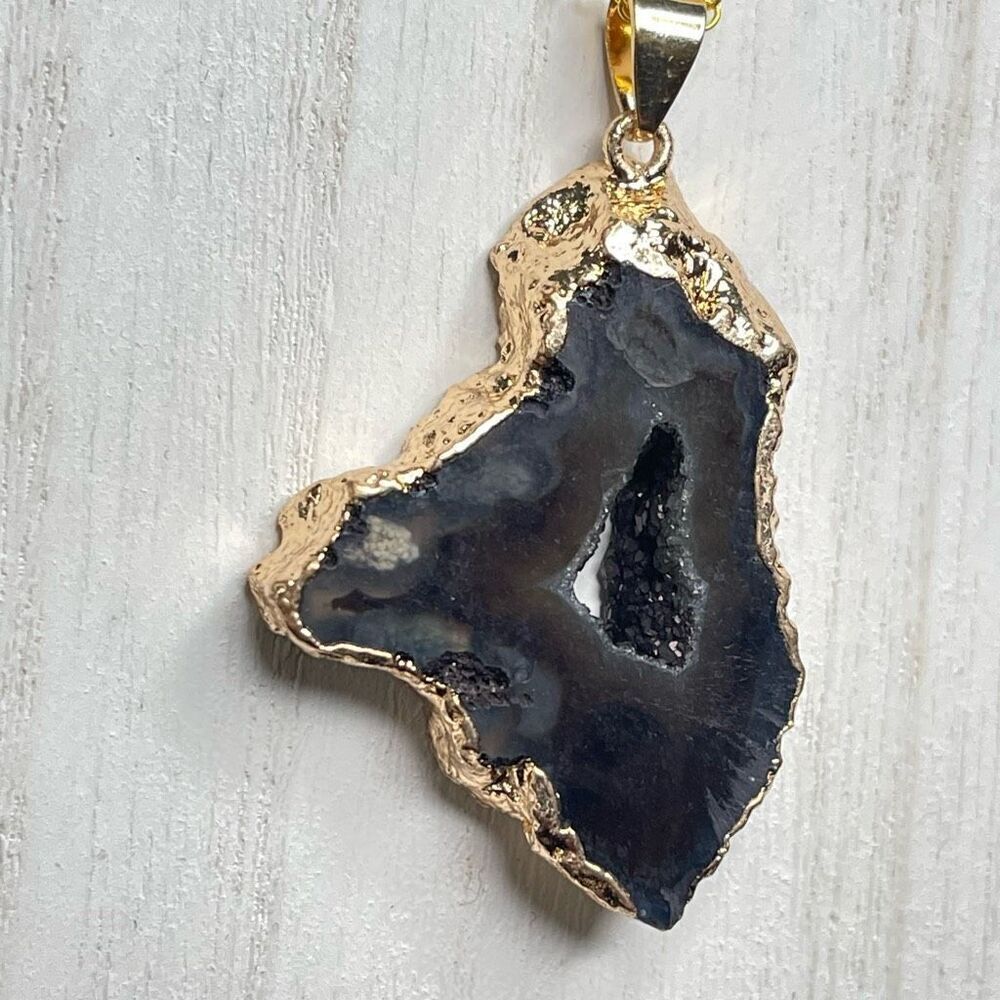 Brown druzy agate crystal quartz geode slice pendant necklace golden wrap gold t - Picture 9 of 13